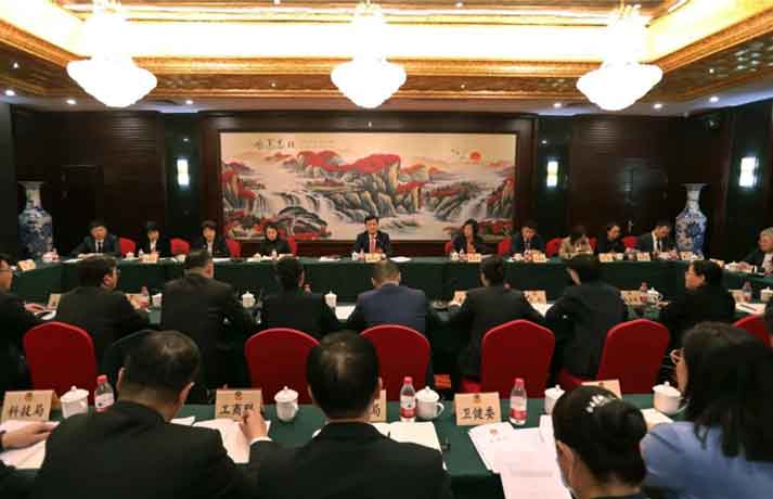 姚華明參加市政協(xié)十四屆四次會(huì)議聯(lián)組會(huì)議